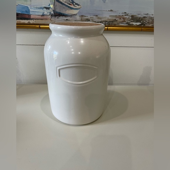 Pottery Barn white Rhodes Stoneware Canister With Cork Lid in new like condition - Picture 1 of 4